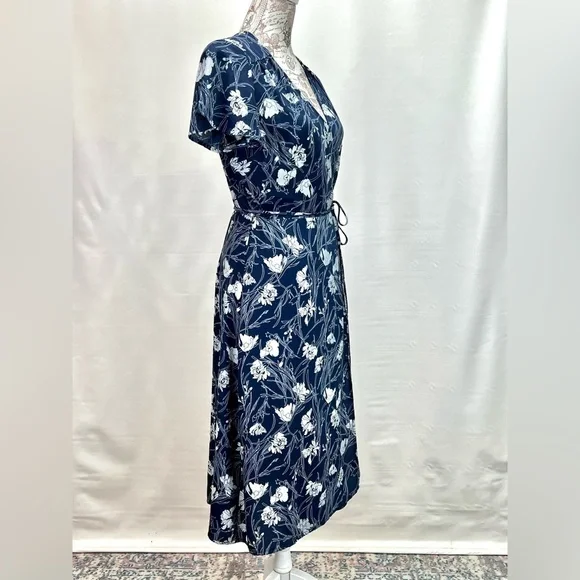 LEITH Navy Blue and White floral Wrap Midi Dress with Flutter Sleeves size M - Picture 9 of 13